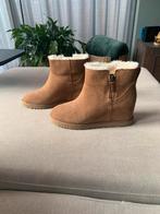 UGG, Kleding | Dames, Schoenen, Lage of Enkellaarzen, Ophalen of Verzenden, Bruin, UGG