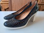 SUPER Leuke zwart/witte leren Pumps van JHAY Maat 38, Zwart, Ophalen of Verzenden, Zo goed als nieuw, Pumps