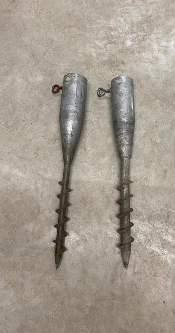 2 Grondspies/Parasolhouder van Redcliffs (Van Ø 25 - 55mm) beschikbaar voor biedingen