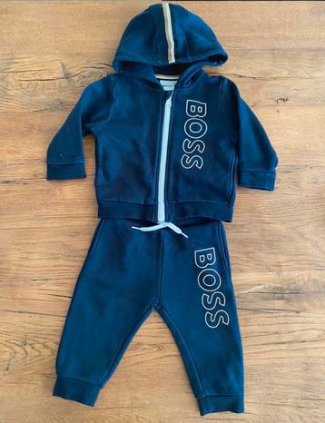 HUHO BOSS vest met capuchon en broekje blauw mt 74 beschikbaar voor biedingen
