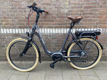 GAZELLE AMI MIDDENMOTOR LAGE INSTAP FIETS 57 CM MAAR 555 KM beschikbaar voor biedingen