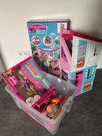 Barbie huis Malibu + turn barbie en verdere accessoires, Ophalen of Verzenden, Zo goed als nieuw, Toebehoren