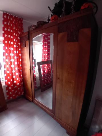 GRATIS! Mooie grote stijlzuivere Art Deco kledingkast beschikbaar voor biedingen