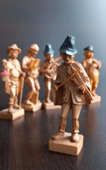 Set 5 Vintage Beeldjes–Zeldzaam en Decoratief (kunststof)  beschikbaar voor biedingen