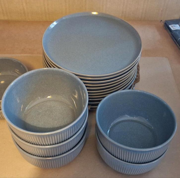 Ah royal van kempen en begeer servies borden kommen, Huis en Inrichting, Keuken | Servies, Zo goed als nieuw, Kom(men), Effen
