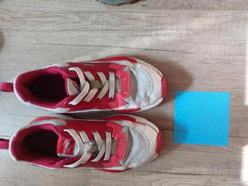 Puma rode sneakers mt 34 beschikbaar voor biedingen