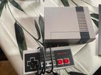 Mini NINTENDO, Spelcomputers en Games, Spelcomputers | Nintendo NES, Ophalen of Verzenden, Zo goed als nieuw, Met 2 controllers