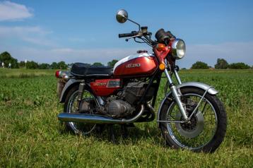 Suzuki GT250 met kenteken (250cc tweetakt) beschikbaar voor biedingen