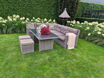 Nog een mooi DININGESET/LOUNGESET met tafel beschikbaar voor biedingen