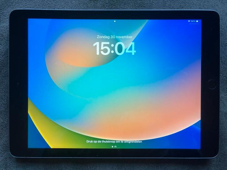 Ipad 5de gen 32GB, Computers en Software, Apple iPads, Gebruikt, Apple iPad, Wi-Fi, 10 inch, 32 GB, Zilver, Ophalen of Verzenden