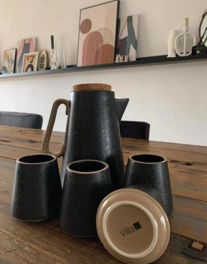 Servies Vila - Kan en Bekers, Huis en Inrichting, Keuken | Servies, Zo goed als nieuw, Kop(pen) en/of Schotel(s), Effen, Keramiek