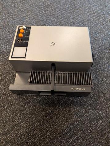Diaprojector Rollei met afstandsbediening autofocus p350  beschikbaar voor biedingen