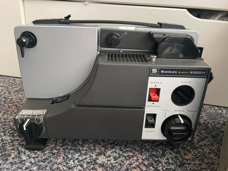 Sankyo dualux-2000H filmprojector, Verzamelen, Fotografica en Filmapparatuur, Projector, 1960 tot 1980, Ophalen