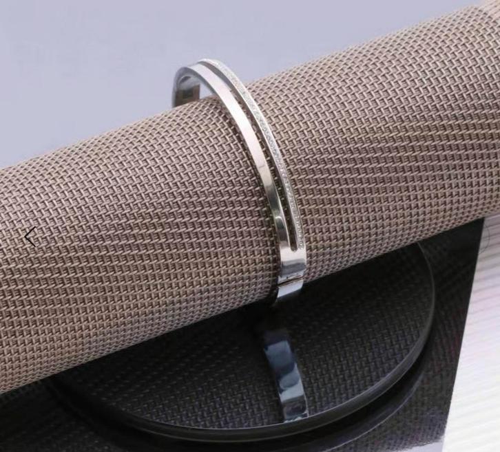 Lucardi Armband - Stijlvol en Elegant, Sieraden, Tassen en Uiterlijk, Armbanden, Nieuw, Staal, Zilver, Met strass, Ophalen of Verzenden