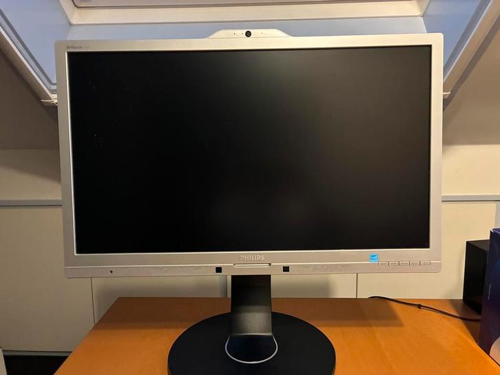 2 stuks Philips 241P6Q 24 inch, Computers en Software, Monitoren, Gebruikt, 60 Hz of minder, DisplayPort, DVI, HDMI, USB-C, VGA