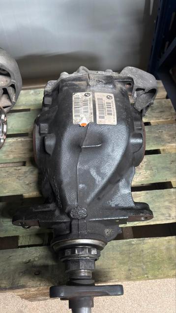 BMW 340i differentieel cardan achter 76033748-03 beschikbaar voor biedingen