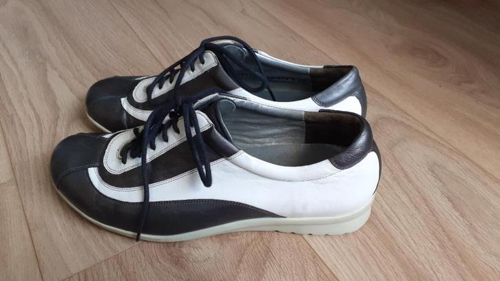 Durea sneakers. Leer. Wit/ grijs. Mt. 7,5 K (41), Kleding | Dames, Schoenen, Gedragen, Sneakers of Gympen, Wit, Ophalen of Verzenden