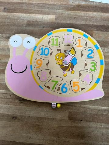 Small Foot Leerklok Slak Hout  beschikbaar voor biedingen