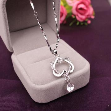 Dubbele hartjes ketting (hart liefde zilver kristal dames) beschikbaar voor biedingen