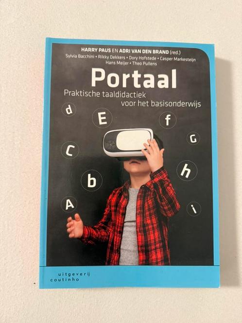 Adri van den Brand - Portaal, Boeken, Wetenschap, Zo goed als nieuw, Sociale wetenschap, Ophalen of Verzenden