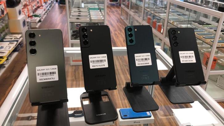 Samsung Galaxy S22  / Galaxy S23  / Galaxy S23 FE  88 stuks, Telecommunicatie, Mobiele telefoons | Toebehoren en Onderdelen, Zo goed als nieuw