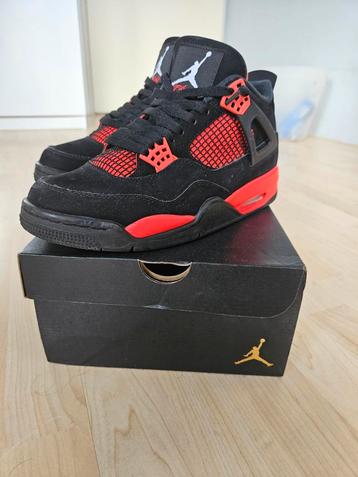 Nike Air Jordan 4 Red Thunder beschikbaar voor biedingen