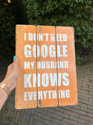 Leuk bord voor binnen of buiten beschikbaar voor biedingen