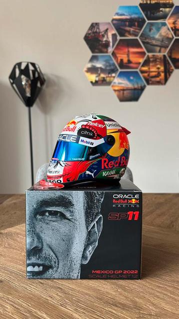 Sergio Perez Mexico 2022 1:2 helm beschikbaar voor biedingen