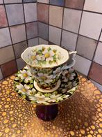 Royal Albert,Flora series,”Dogwood” Bone China,kop + schotel, Antiek en Kunst, Antiek | Servies los, Ophalen of Verzenden