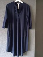 Angelle Milan jurk maat L    travelstof       Nieuw, Ophalen of Verzenden, Nieuw, Blauw, Knielengte