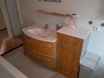 Wasbak met Meubel - Badkamer beschikbaar voor biedingen