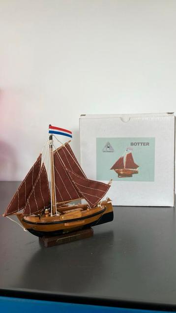 BOTTER model van hout beschikbaar voor biedingen