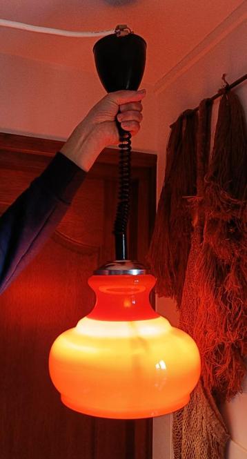 VINTAGE SPACE AGE opaline oranje trekveer spindel lamp beschikbaar voor biedingen