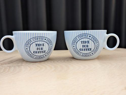 Prachtige cappucino mokken blauw/wit gestreept met opdruk!, Huis en Inrichting, Keuken | Servies, Zo goed als nieuw, Kop(pen) en/of Schotel(s)