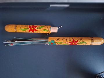 breinaalden koker hout vintage  beschikbaar voor biedingen