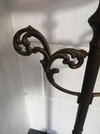 OPKNAPPER ANTIEKE BRONZEN STAANDE ASBAK 65 CM HOOGTE.
Heeft, Ophalen of Verzenden