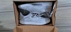 Reebok Ckassic  Zilver maat 37.5  USA 7, Overige kleuren, Ophalen of Verzenden, Gedragen, Sneakers of Gympen