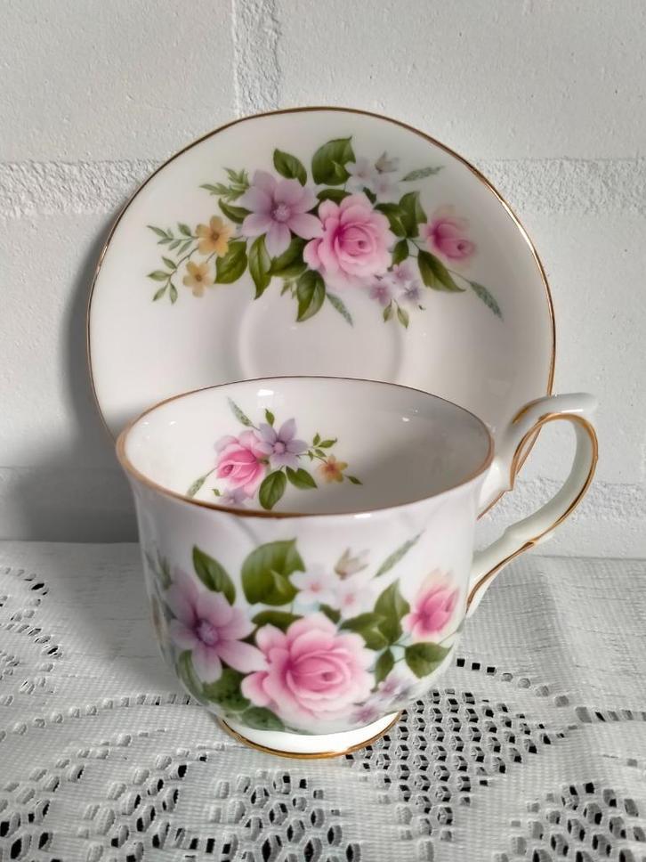 Engels kop en schotels Duchess 2 stuks, 4,50 per stuk, Antiek en Kunst, Antiek | Servies los, Ophalen of Verzenden