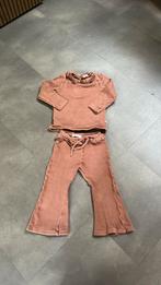 Lil’Atelier Setje Flared Broekje met Roezel+ trui Maat 92/98, Meisje, ., Nieuw, Ophalen of Verzenden