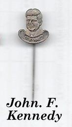 sp208 ( metaalkleurig) speldje van President Kennedy, Ophalen of Verzenden, Gebruikt