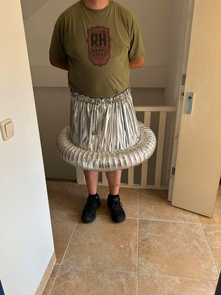 40x zilveren hoepel rok / grote of kleine loopgroep, Kleding | Heren, Carnavalskleding en Feestkleding, Zo goed als nieuw, Overige maten