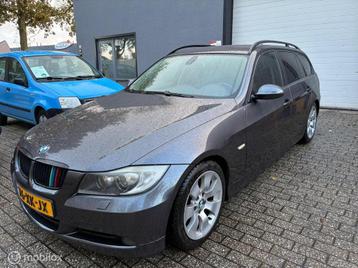 BMW 3-serie Touring 318i High Executive /airco/navi/parkeers beschikbaar voor biedingen