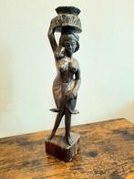 Balinese vrouw met mand, Antiek en Kunst, Ophalen of Verzenden