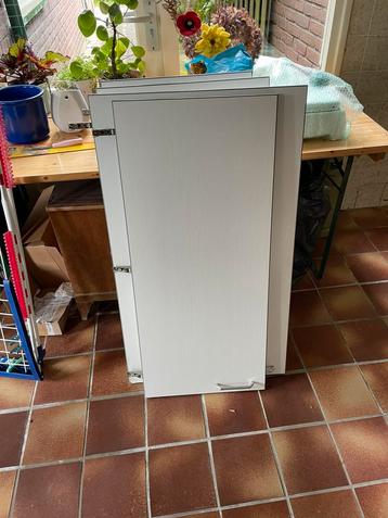 4 witte frontjes van keukenkasten