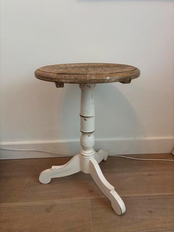 Brocant bijzettafeltje wijntafel landelijk