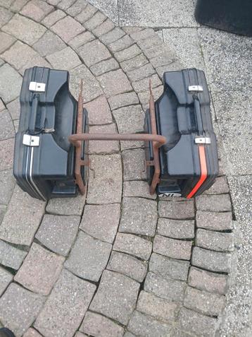 Gratis Motorfiets Koffer Bakken / Bagage Bakken beschikbaar voor biedingen