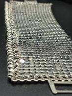Brede zilverkleurige mesh armband – glanzende vintage look, Staal, Nieuw, Ophalen of Verzenden, Met bedels of kralen