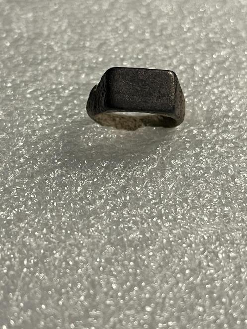 bodemvondst bronzen ring Middeleeuwen, Antiek en Kunst, Antiek | Koper en Brons, Brons, Verzenden
