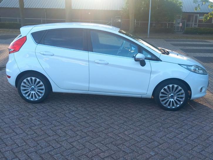 Ford Fiësta 1.4 71KW 5DR 2009 Wit, Auto's, Ford, Particulier, Fiësta, Benzine, B, Hatchback, Handgeschakeld, Geïmporteerd, Wit