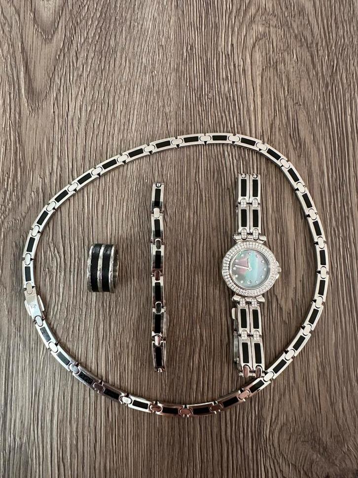 Pequignet Moorea swan diamond, Sieraden, Tassen en Uiterlijk, Horloges | Dames, Zo goed als nieuw, Polshorloge, Overige merken